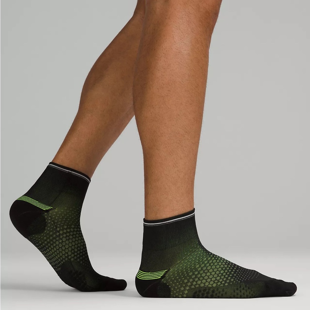 Lululemon MacroPillow Ankle Run Sock - Black/Highlight Yellow - Medium